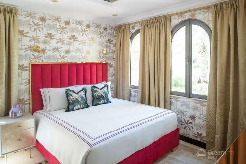 Dream Inn - Los Palma's Beachfront Villa
