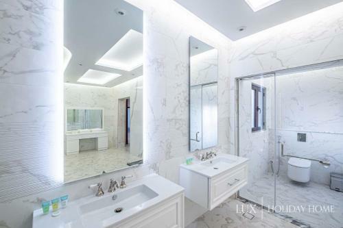 Villa Lux - The Dubai Paradise Palace