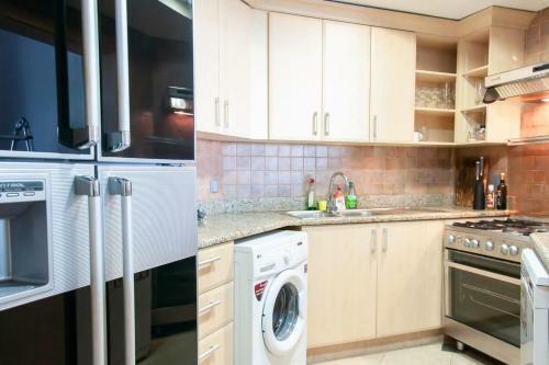 Apartamento Beachfront 1bd Sea View With Riva Beach Access