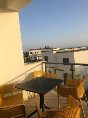 White Rocks - Spacious And Cute Apartment By The Sea