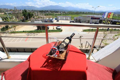 Hostal Room In Bb - Hotel Horizont - Liqeni Studio 05