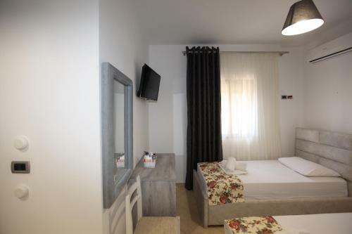 Hostal Room In Bb - Hotel Horizont -antena Room 03