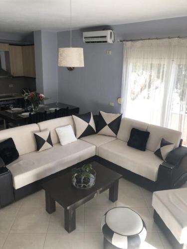 Apartamento Albania Sarande Adar 1