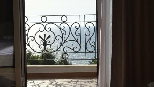 Ami Mar Hotel