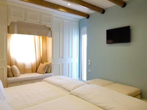 Limani Luxury Apartment Beachfront 1
