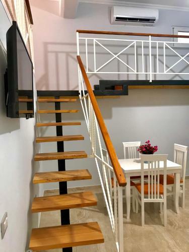 Crown Deluxe Apartments