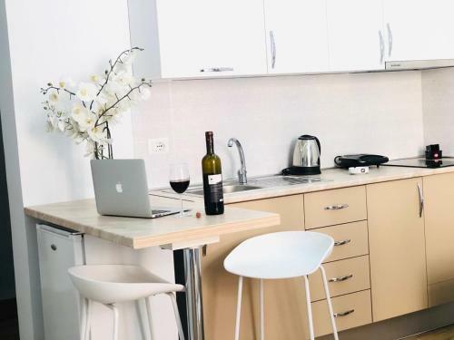 Opera Apartments - Choose Balkans