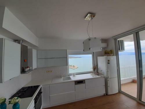 Vasiliki Beachfront Luxury Apartment
