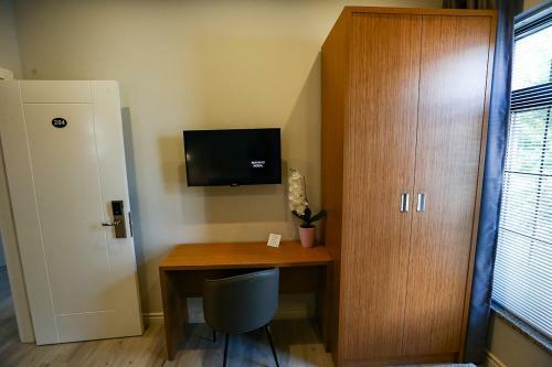 Home Hotel