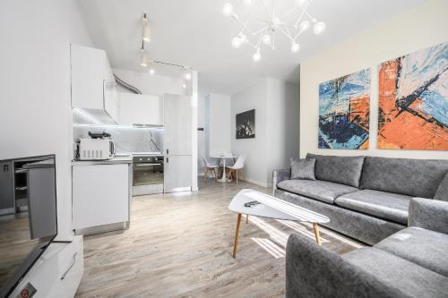 Luxury Apartment Skanderbag Square