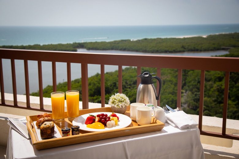 Hotel Naples Grande Beach Resort