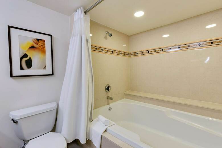 Hotel Naples Grande Beach Resort