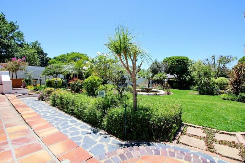 Bed & Breakfast Cape Village Lodge