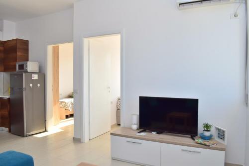 Sea View Apartment - 007