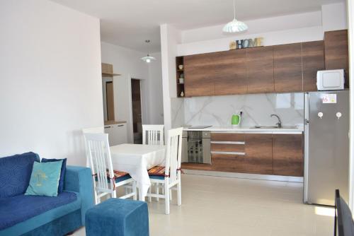 Sea View Apartment - 007