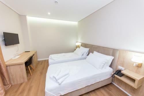 Class Hotel