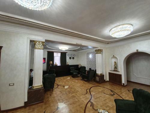 Royal Palace Hotel