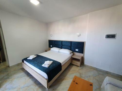 Hotel Eksamilia