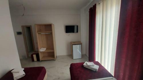 Hotel Eksamilia