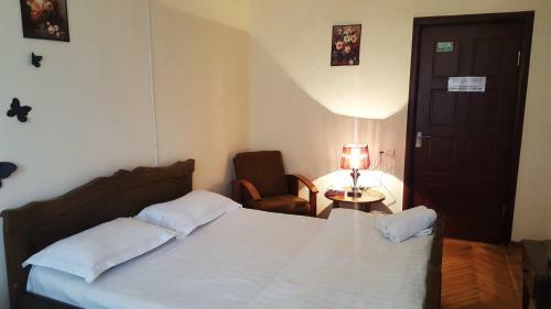 F & F Hostel