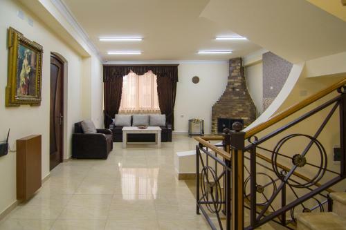 Albergue Tatev Hotel And Tours