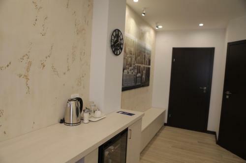 4room Hotel