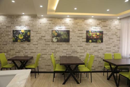 4room Hotel