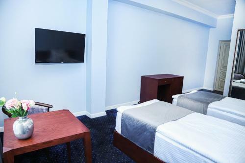 Grand F Hotel