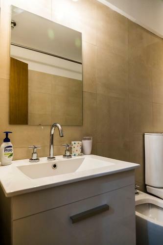 Apartamento Luminous And Big Apt, The Best Location, Aristides