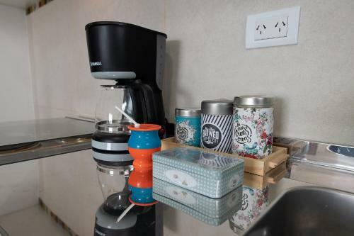 Happy Guest Apart