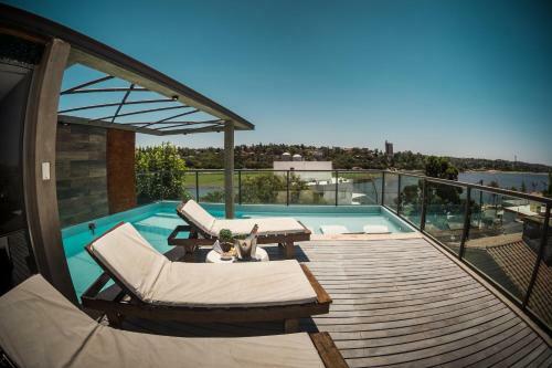 Hotel Costalago Suites