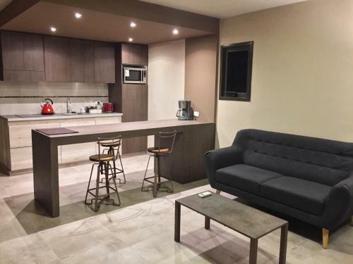 Tres Cruces Wine Lodge