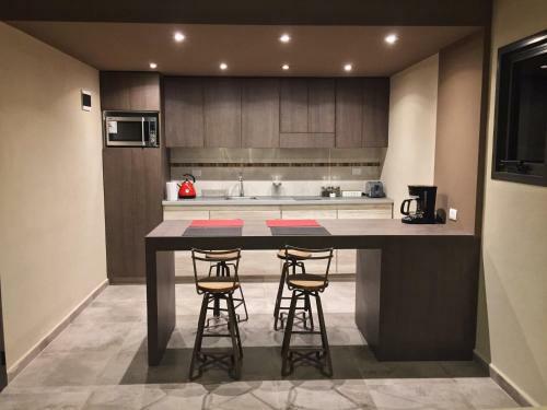 Tres Cruces Wine Lodge