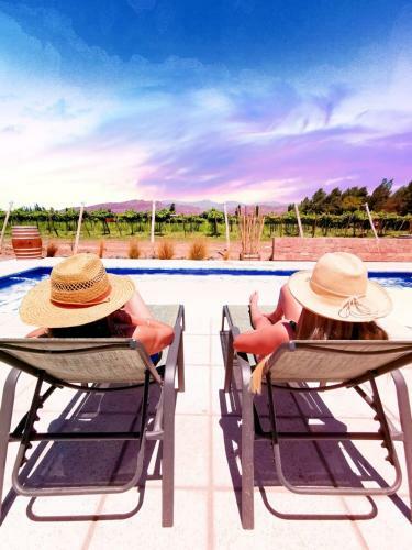 Tres Cruces Wine Lodge