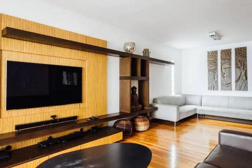 Roosevelt � Premium Apartment + Garage + Swimming Pool