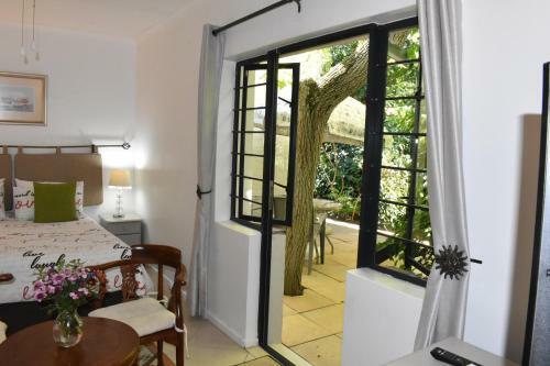 Hostal Paradiso Guesthouse & Self-catering Cottage