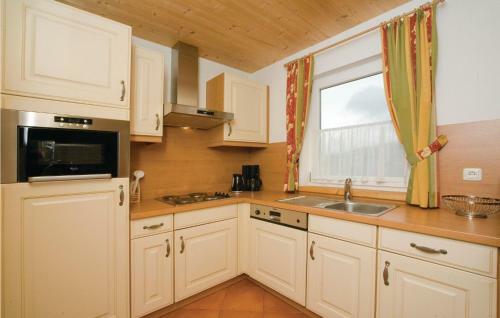 Three-bedroom Holiday Home In Annaberg Im Lammertal