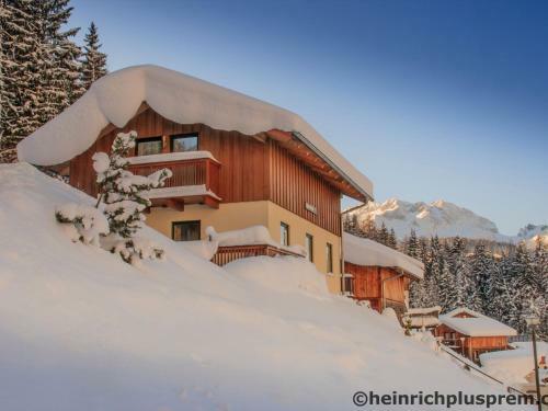 Spacious Chalet In Annaberg-lung�tz With Sauna
