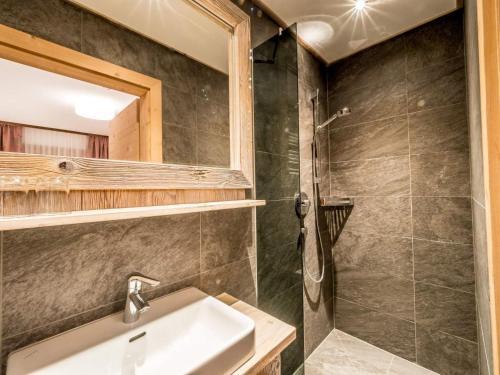 Mountain-view Apartment In Finkenberg With Sauna