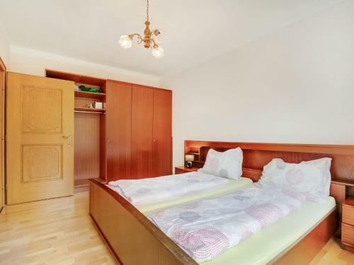 Spacious Mansion In Hermagor-pressegger See With Garden