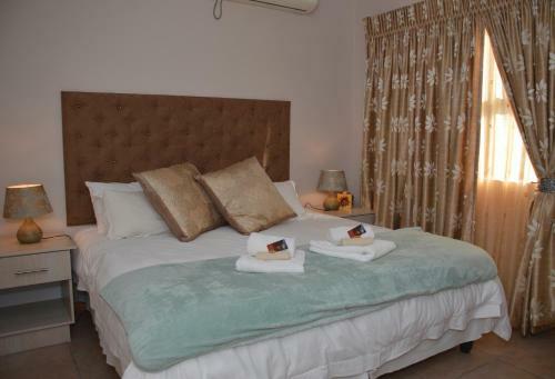 Hostal Two Bells Guest House