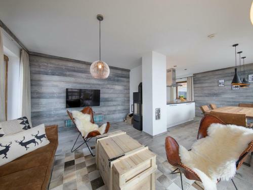 Luxury Chalet With 4 Bathrooms, Near A Small Slope