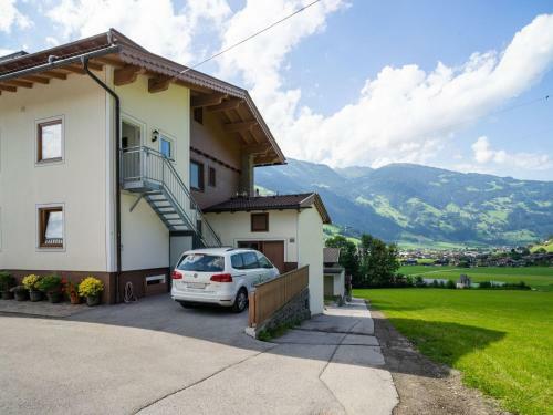 Simplistic Apartment In Ramsau Im Zillertal With Ski-storage