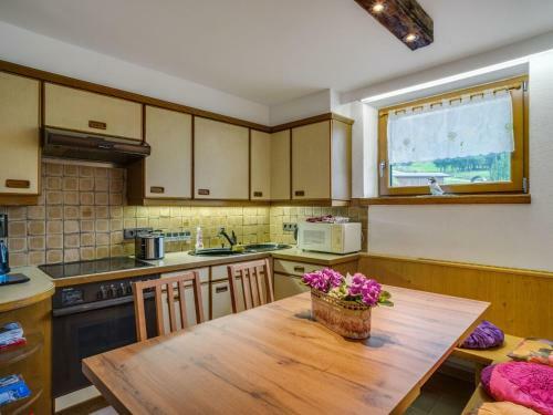Simplistic Apartment In Ramsau Im Zillertal With Ski-storage