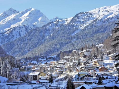 Spacious Apartment In Sankt Anton Am Arlberg With Balcony
