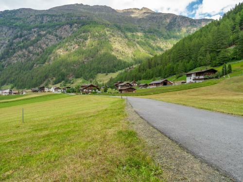 Valley-view Apartment In Zwieselstein With Ski-storage