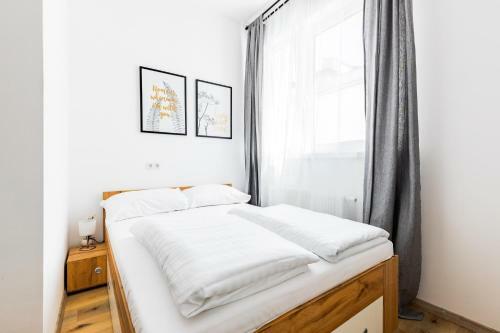 West Apartments - Contactless Check-in