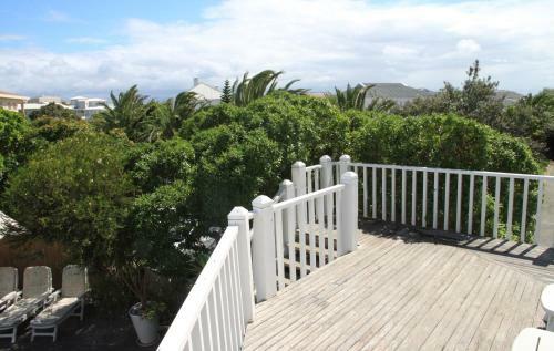 Bed & Breakfast Sea Breeze Beach House Plettenberg Bay