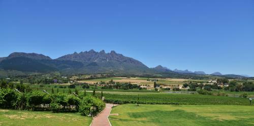 Hostal Val Du Charron Guest House & Wine Estate