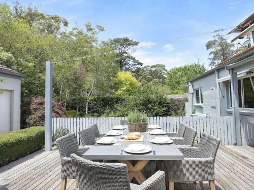 Hillview Cottage - Classic Country Comfort And Charm